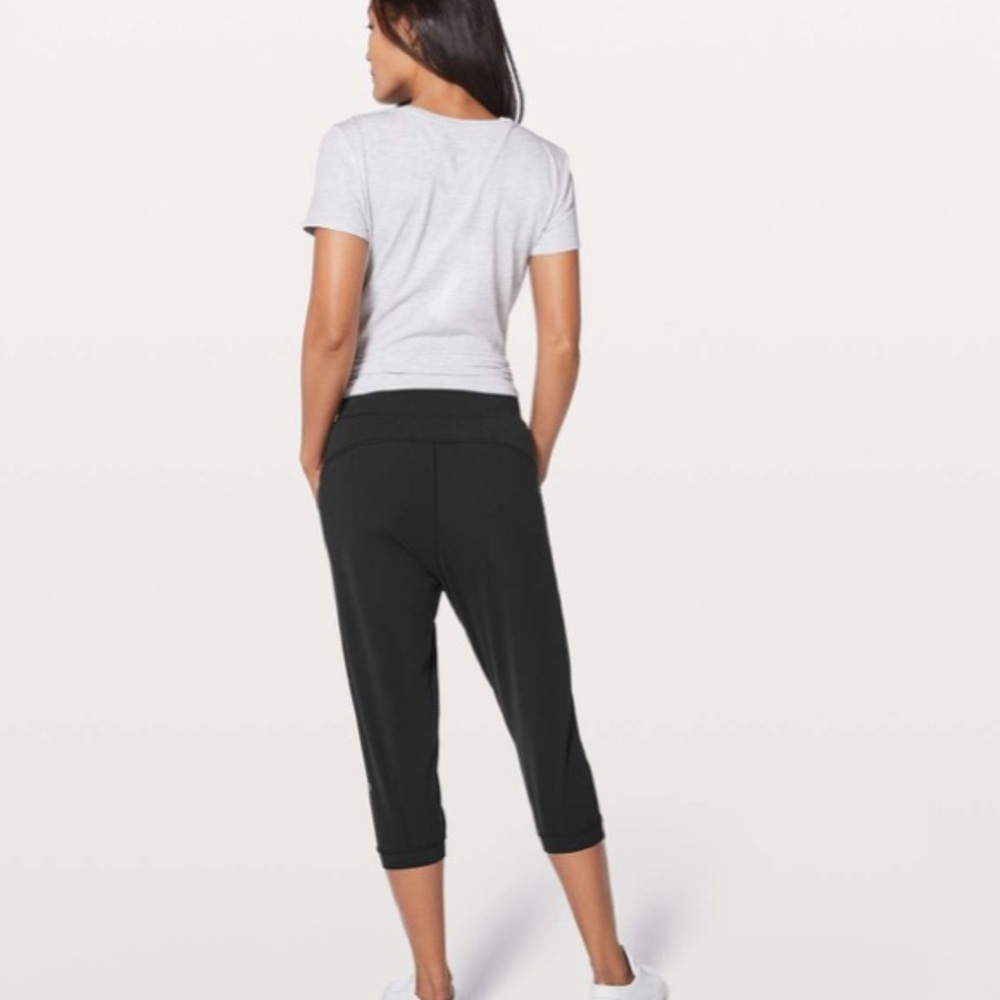 Lululemon Rejuvenate Crop pants size 12 black - Picture 2 of 8